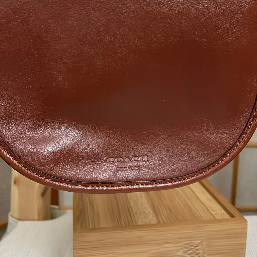 Coach Legacy Brown Leather Mini Saddle Bag & 1941 Horse and Carriage Hangtag - Picture 3 of 17